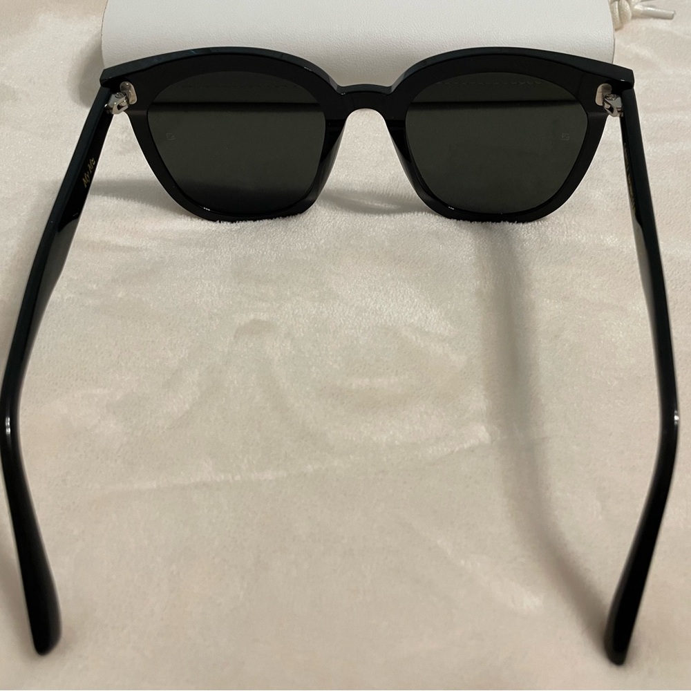 GENTLE MONSTER Black Sunglasses - Picture 4 of 16